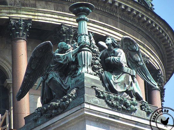 Ангелы Исаакиевского собора